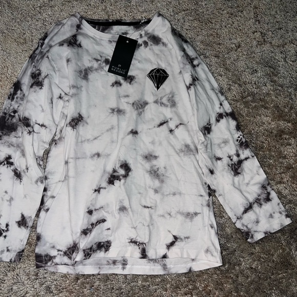 (2) Boys long sleeve NWT shirts size 10/12 - Picture 3 of 4